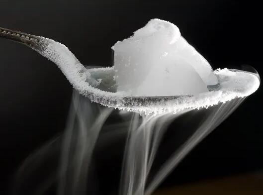 為什么這么多人選擇使用孝感干冰?看完你就知道了