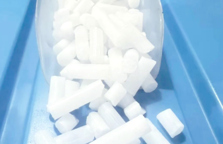 信安達工業(yè)氣體廠家，精研神農(nóng)架干冰生產(chǎn)工藝，打造卓越品質(zhì)